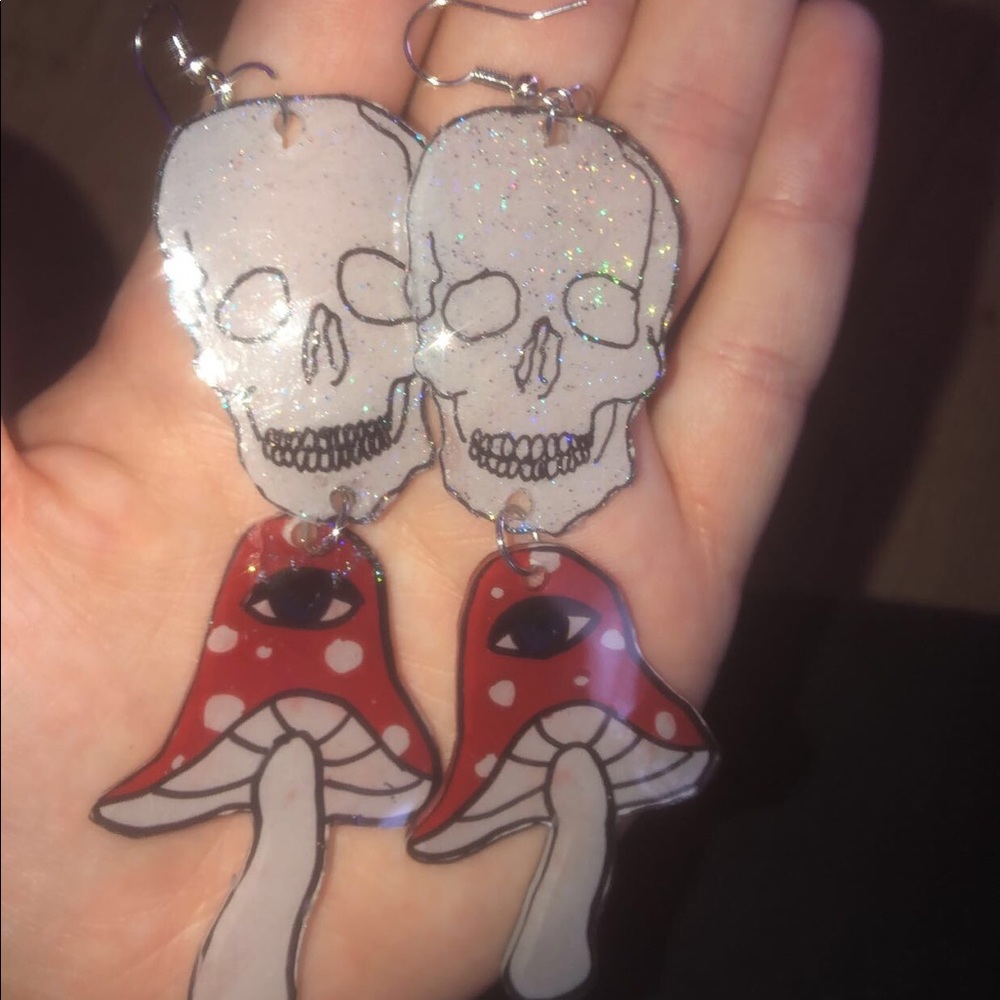 SHROOMSKULL EARRINGS